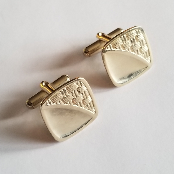 Vintage cufflinks gold tone cuff links basketweave texture - Picture 5 of 9